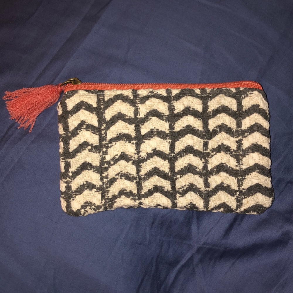 Knit wallet